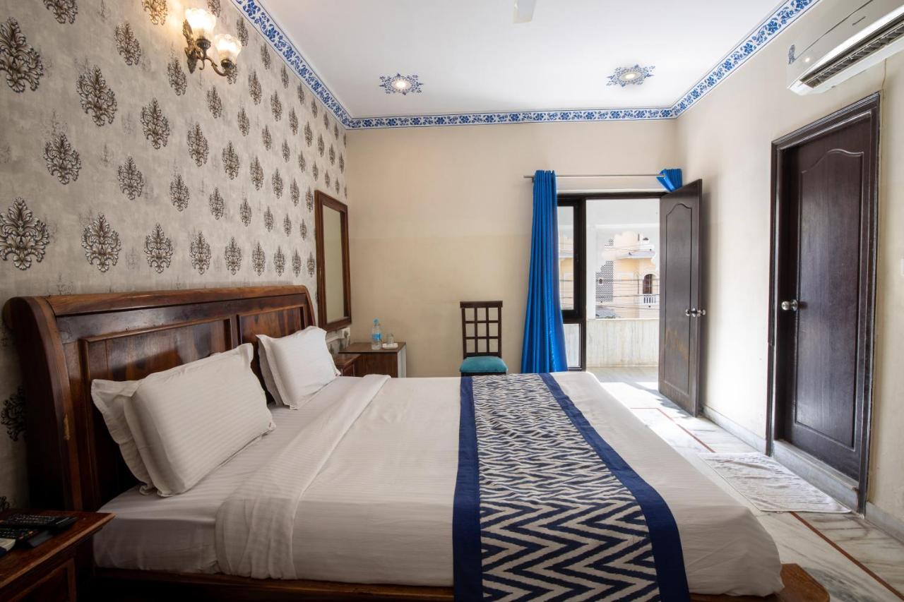 Hotel Royal Pratap Niwas Udaipur Exterior foto