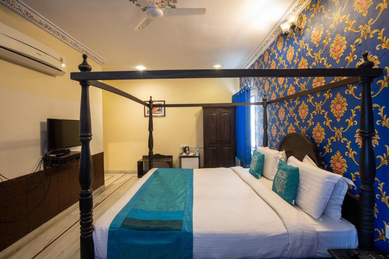 Hotel Royal Pratap Niwas Udaipur Exterior foto