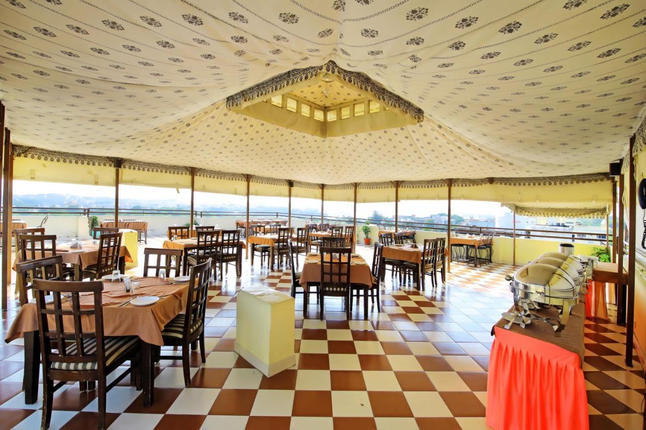 Hotel Royal Pratap Niwas Udaipur Exterior foto